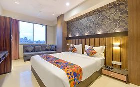 Fabhotel The Max Glory
